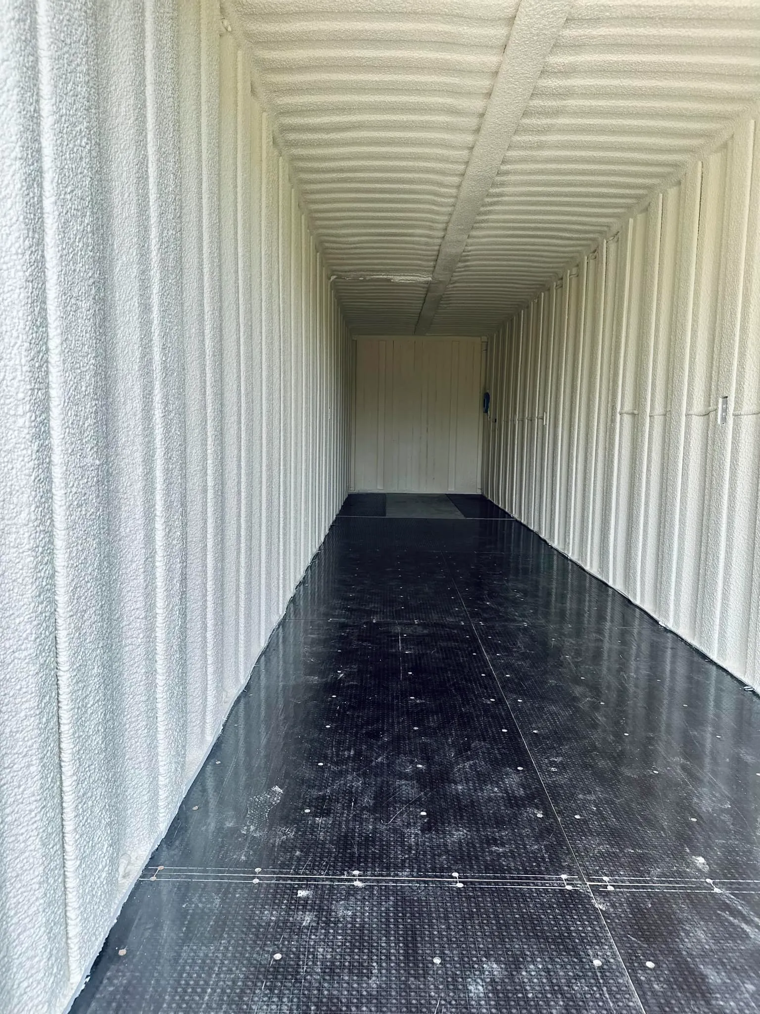 Closed-cell spray foam in metal container